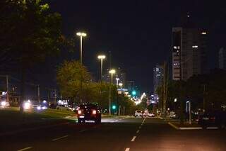Campo Grande conclui troca de 125,7 mil luzes e prevê economia de 35% Campo Grande conclui troca de 125,7 mil luzes e prevê economia de 35%