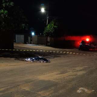Homem &eacute; encontrado morto em rua do Centro Oeste; pol&iacute;cia apura espancamento