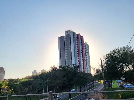 Sol forte e calor de at&eacute; 40&deg;C devem predominar em MS neste s&aacute;bado