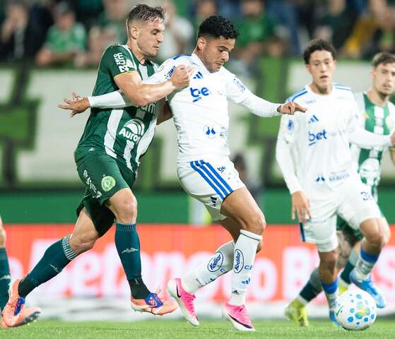 Chapecoense e Cruzeiro ficam no 0 a 0 e deixam decis&atilde;o para o Mineir&atilde;o