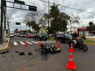 Motociclista fica em estado grave após acidente e trava trânsito na Mato Grosso Motociclista fica em estado grave após acidente e trava trânsito na Mato Grosso