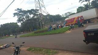 Mulher sofre três fraturas expostas após colisão entre motos na Guaicurus Mulher sofre três fraturas expostas após colisão entre motos na Guaicurus