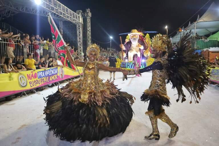 Prefeitura prevê repasse de R$ 490 mil para desfiles do Carnaval 2027