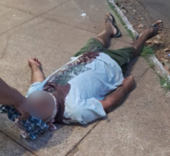 Homem tem cr&acirc;nio afundado ap&oacute;s ser agredido com enxada por colega