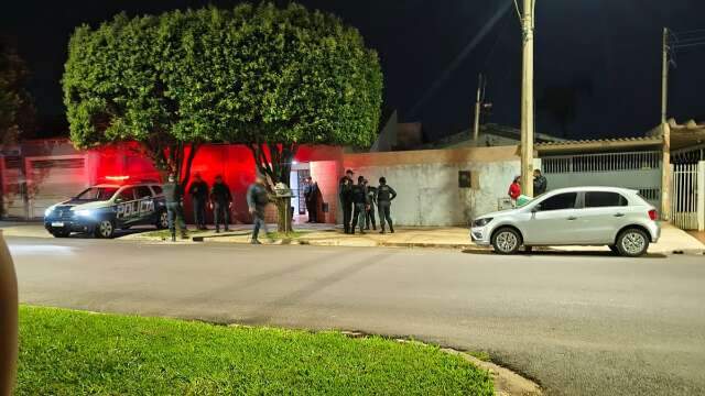 Coronel da reserva &eacute; preso ap&oacute;s tiro em briga entre esposa e filha