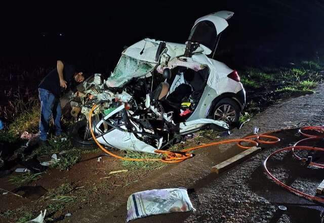 Acidente na BR-267 matou piloto de avi&atilde;o agr&iacute;cola e adolescente de 13 anos