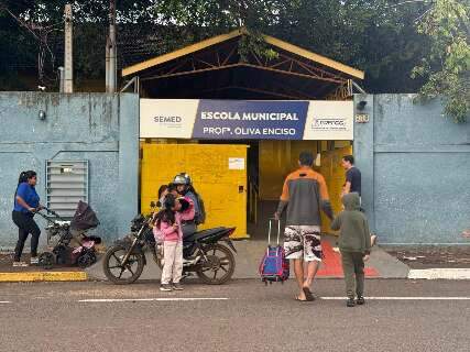 Com saudade da escola, alunos iniciam mais um semestre nesta ter&ccedil;a