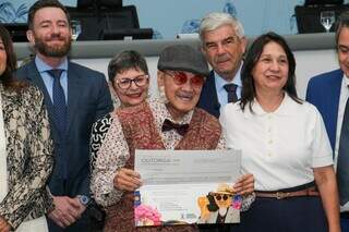 Roberto Higa recebe homenagem por registrar a hist&oacute;ria de Campo Grande
