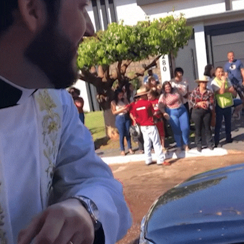 Padre exagera em b&ecirc;n&ccedil;&atilde;o de S&atilde;o Crist&oacute;v&atilde;o e joga baldes de &aacute;gua benta