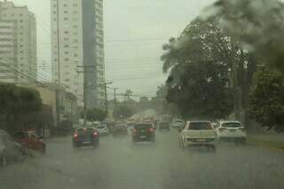 Após calor, chuva retorna a Campo Grande com alerta para ventos fortes Após calor, chuva retorna a Campo Grande com alerta para ventos fortes