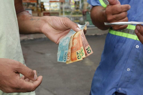 Banco Central reduz juros para 14% ao ano em 4&ordm; corte consecutivo