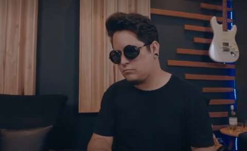 Tecladista do cantor Loubet &eacute; preso para cumprir pena por pornografia infantil