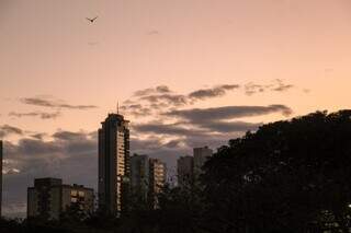 Alerta de tempestade atinge Campo Grande e mais 54 cidades de MS Alerta de tempestade atinge Campo Grande e mais 54 cidades de MS