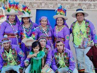 Cinco fam&iacute;lias iniciaram festa que celebra ra&iacute;zes bolivianas 