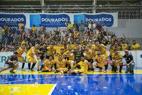 Time de Dourados goleia e coloca MS na semifinal de torneio nacional de futsal