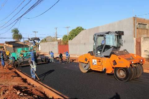 Obras de R$ 11,8 milh&otilde;es levam asfalto e drenagem &agrave;s Vilas Nogueira e Aimor&eacute;