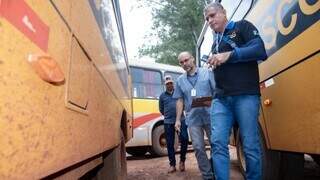 Fiscalização do TCE apreende 6 veículos irregulares do transporte escolar Fiscalização do TCE apreende 6 veículos irregulares do transporte escolar