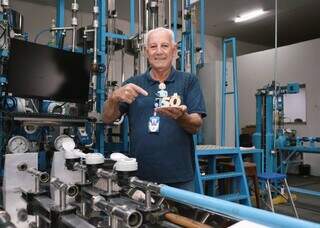 Eduardo e Agenor somam 102 anos de trabalho na mesma empresa Eduardo e Agenor somam 102 anos de trabalho na mesma empresa