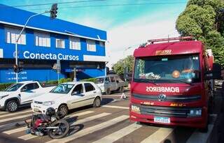 Acidente na Rua Ant&ocirc;nio Maria Coelho causa lentid&atilde;o e interdita parte da via