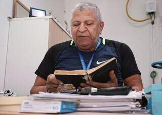 Eduardo e Agenor somam 102 anos de trabalho na mesma empresa Eduardo e Agenor somam 102 anos de trabalho na mesma empresa