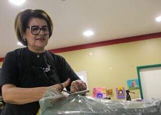 Sapatos de marca e tamanco de Scheila Carvalho viram achados em Bazar de Cinc&atilde;o