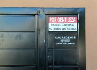 Prefeitura prevê R$ 297 mil para instalar 2,5 mil placas de ruas em Campo Grande Prefeitura prevê R$ 297 mil para instalar 2,5 mil placas de ruas em Campo Grande