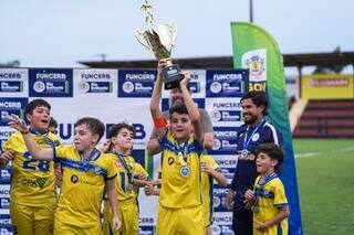 Times de Dourados e Campo Grande vencem 1ª etapa do Festival de Futebol Sub-11 Times de Dourados e Campo Grande vencem 1ª etapa do Festival de Futebol Sub-11