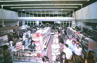 Fonte gigante fez supermercado em 1973 virar passeio campo-grandense Fonte gigante fez supermercado em 1973 virar passeio campo-grandense