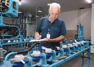 Eduardo e Agenor somam 102 anos de trabalho na mesma empresa Eduardo e Agenor somam 102 anos de trabalho na mesma empresa