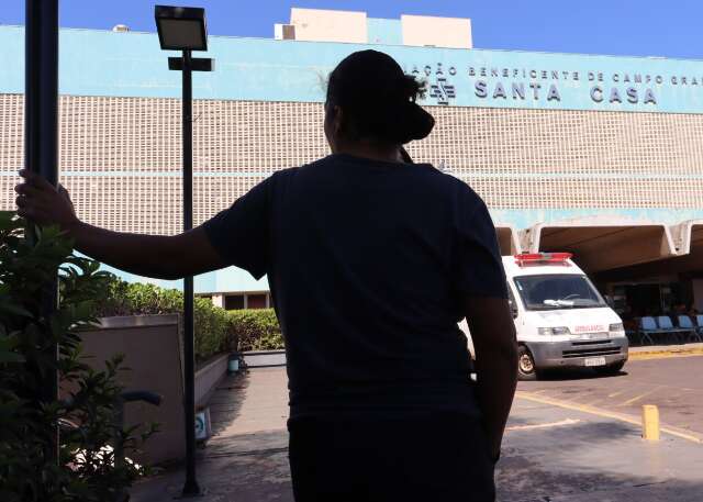 Menino de 11 anos queimado pode precisar de hemodi&aacute;lise; "s&oacute; os p&eacute;s escaparam"