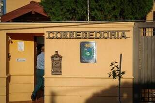 Filha denuncia coronel da reserva da PM por estupros desde a infância Filha denuncia coronel da reserva da PM por estupros desde a infância