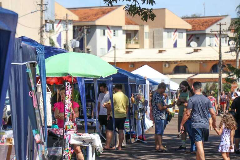 Sábado é dia de Feira das Esposas, Festival do Sobá e Parada Nerd
