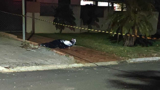 Um dia após matar companheira, homem se entrega e acaba preso por feminicídio Um dia após matar companheira, homem se entrega e acaba preso por feminicídio