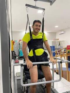 Ele vendeu a casa para virar piloto, mas pulo na piscina mudou tudo Ele vendeu a casa para virar piloto, mas pulo na piscina mudou tudo