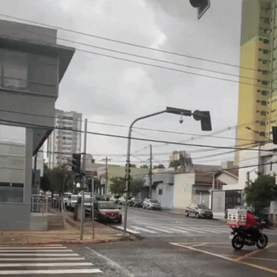 Chuva chega &agrave; Capital e antecipa mudan&ccedil;a no tempo prevista para o fim de semana