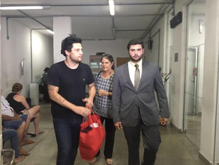 Sertanejo desiste de ação de R$ 12 milhões por pagar pensão sem ser pai Sertanejo desiste de ação de R$ 12 milhões por pagar pensão sem ser pai