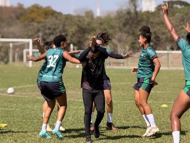Pantanal treina em Goi&acirc;nia antes de jogo que vale acesso in&eacute;dito &agrave; S&eacute;rie A2