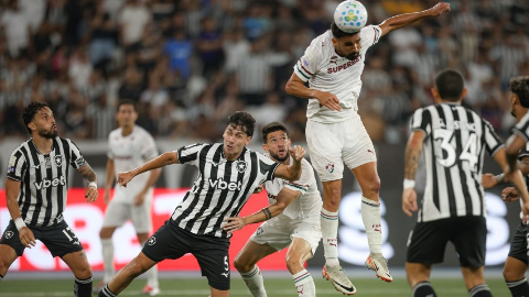 Fluminense segura Botafogo no cl&aacute;ssico e Coritiba bate a Chapecoense