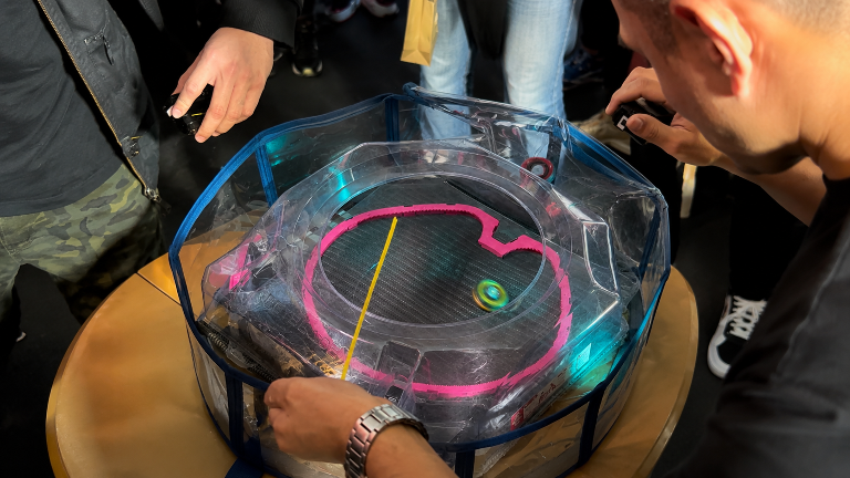 Esquece de farmar aura: campeonato de Beyblade agita Campo Grande