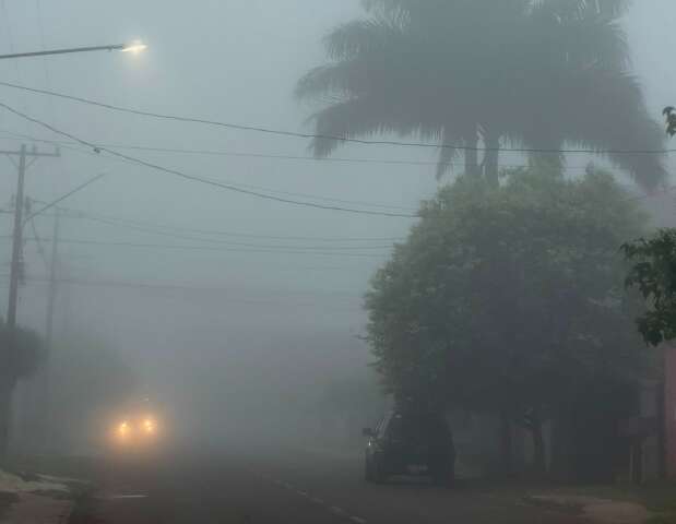 Chegada de nova frente fria muda o tempo e Maracaju amanhece com forte neblina