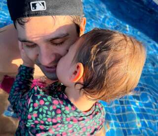 Luan Santana se declara &agrave; filha Serena no Dia dos Pais