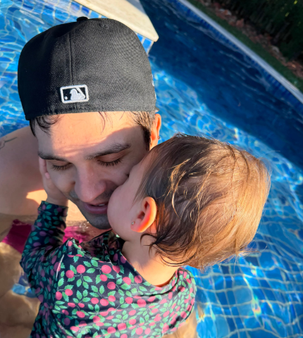 Luan Santana se declara à filha Serena no Dia dos Pais