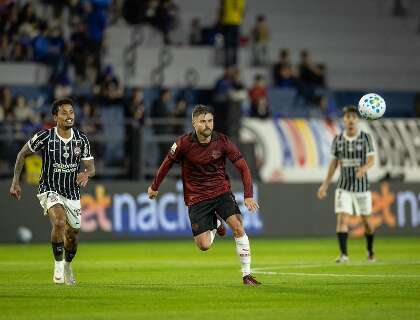 Corinthians vence Bragantino por 2 a 0 e sobe para 7&ordm; no Brasileir&atilde;o