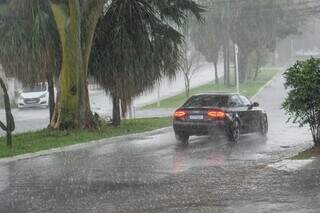 Chuva chega a Campo Grande nesta segunda e confirma previsão de tempo instável Chuva chega a Campo Grande nesta segunda e confirma previsão de tempo instável