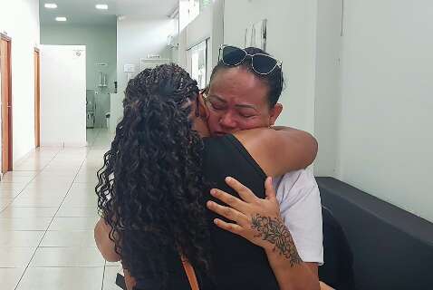 "Estou despeda&ccedil;ada", diz m&atilde;e de rapaz morto esfaqueado ap&oacute;s briga de bar