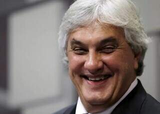 Com apenas R$ 736 na conta, candidato ao governo vai para Serasa Com apenas R$ 736 na conta, candidato ao governo vai para Serasa