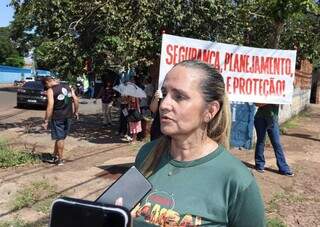 Grupo volta a protestar contra transfer&ecirc;ncia do Centro POP para o Bairro Amamba&iacute;