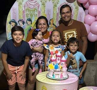 Vasectomia n&atilde;o evitou 4&ordm; filho e gravidez inesperada viraliza 