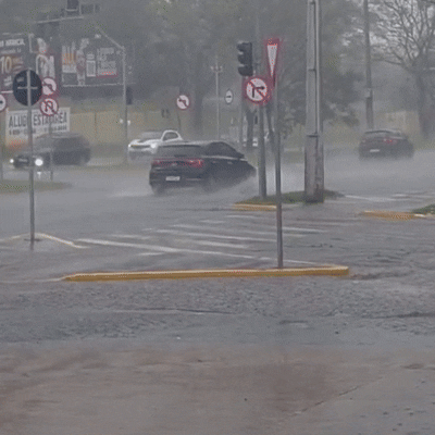 Chuva chega a Campo Grande nesta segunda e confirma previs&atilde;o de tempo inst&aacute;vel