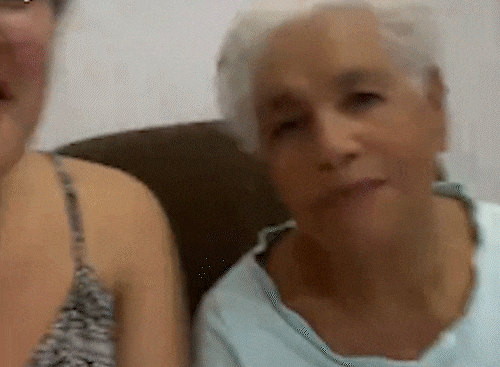 Neta cuida da av&oacute;, que volta a viver ap&oacute;s 15 anos nas m&atilde;os de um marido violento